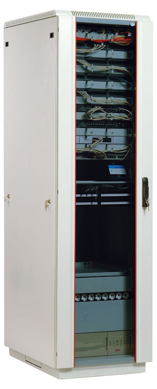 Шкаф телекоммуникационный напольный 42U (600х600) дверь стекло